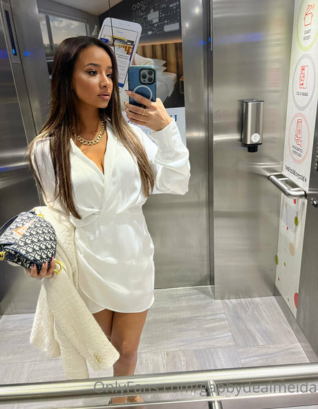 gabbydealmeida Oben ohne OnlyFans