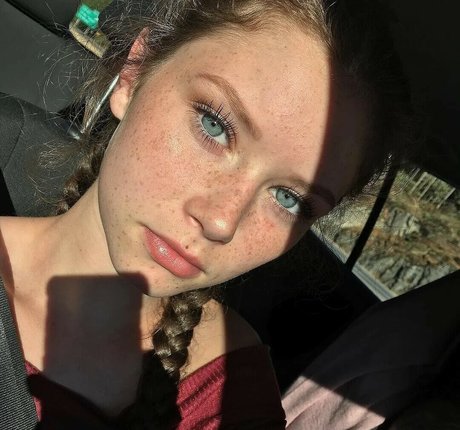 Lily Ana Alexander Bilder OnlyFans