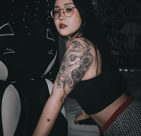 Akemyni OnlyFans geleakt