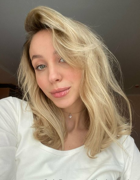 slavicpeaches OnlyFans XXX