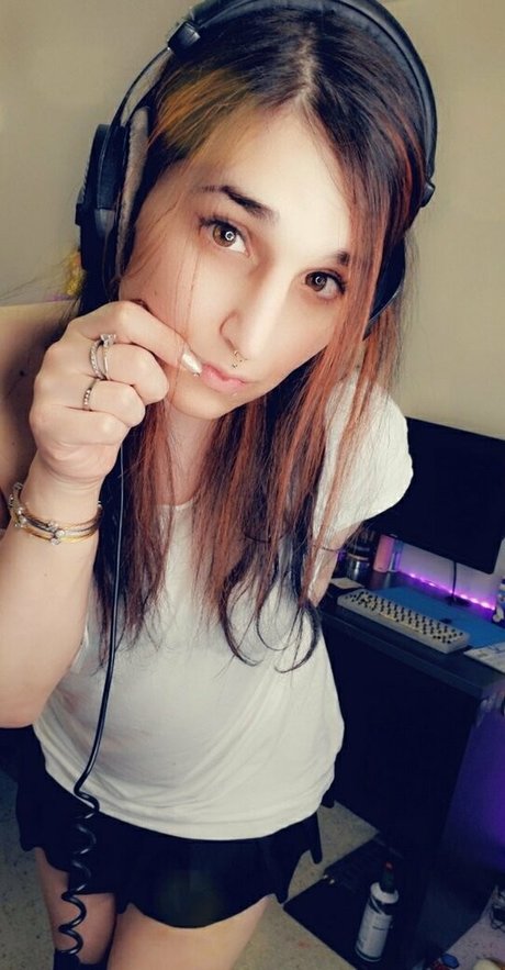 emilyroseiv OnlyFans Leaj