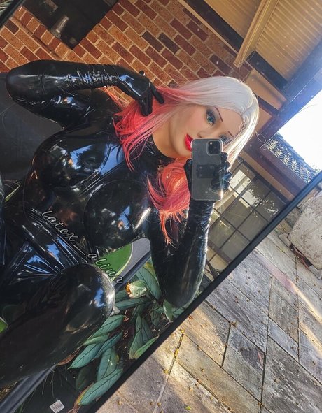 latex alina Unzensiert OnlyFans