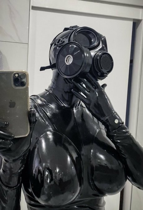 latex alina Strip OnlyFans