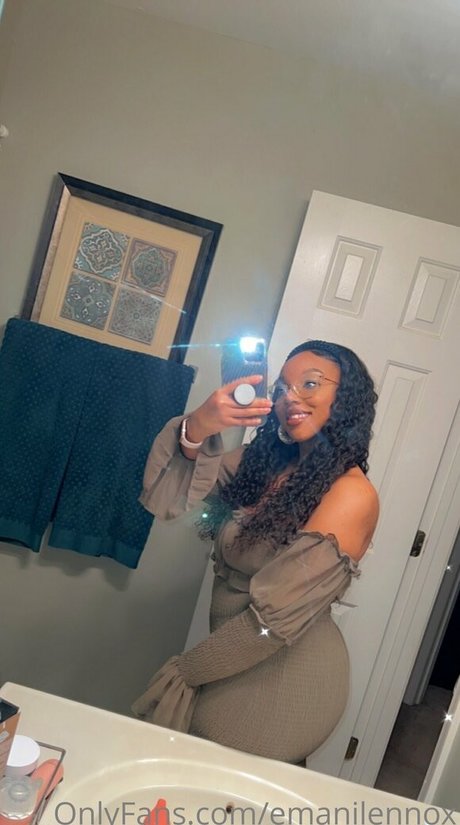emanilennox OnlyFans Bilder