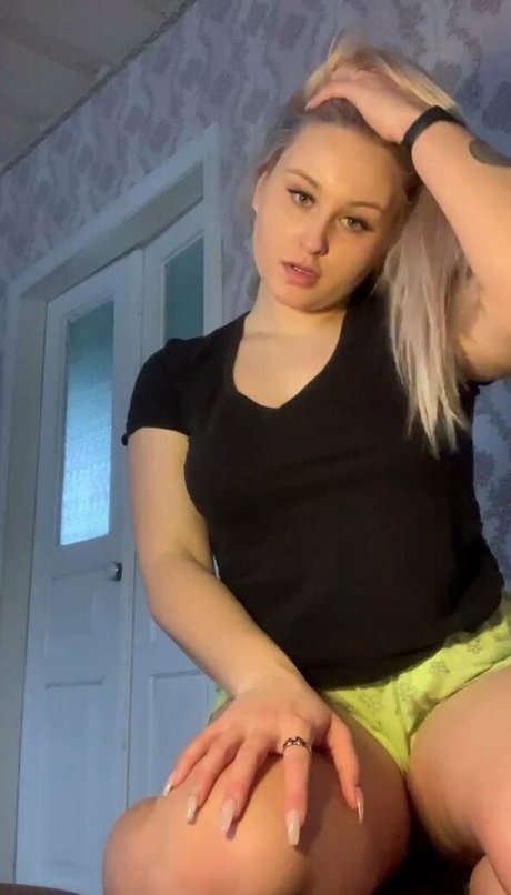 mari lovee free OnlyFans Leak