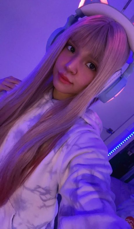 EdenTheFairy OnlyFans Striptease