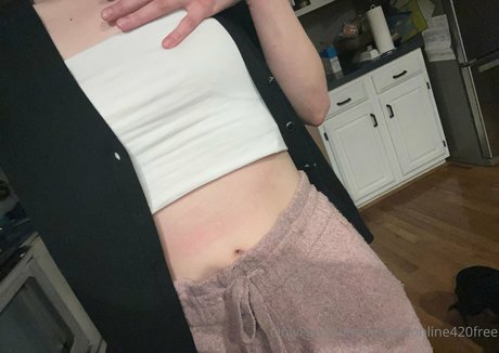 vannnaonline420free Leaked OnlyFans Bilder