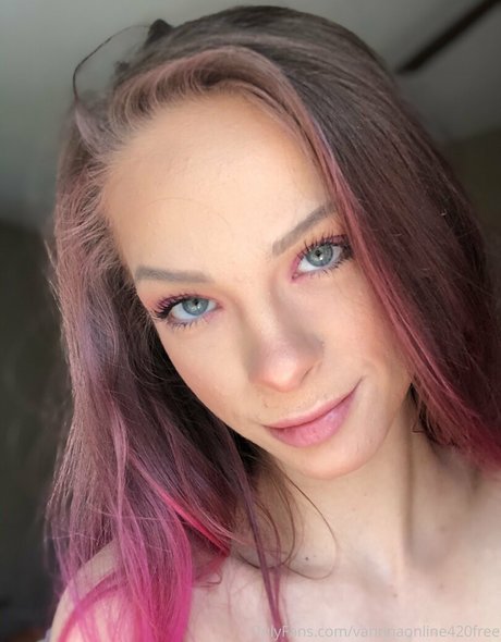 vannnaonline420free OnlyFans Nackt Leaks