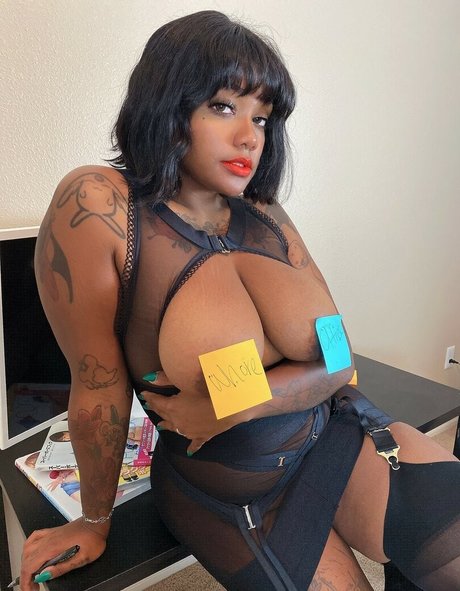 izzysaeko Leak von OnlyFans