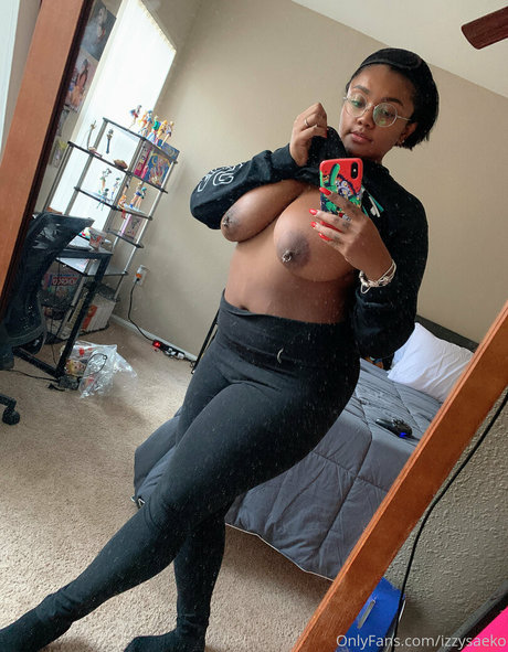 izzysaeko OnlyFans Bilder nackt