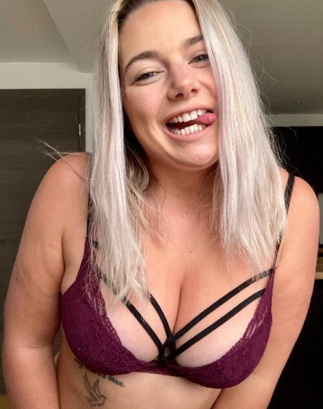 Claraaa S Oben ohne OnlyFans