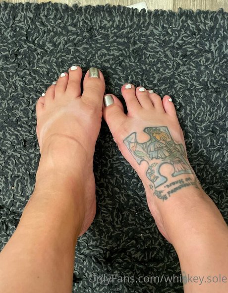 whiskey sole OnlyFans schlank