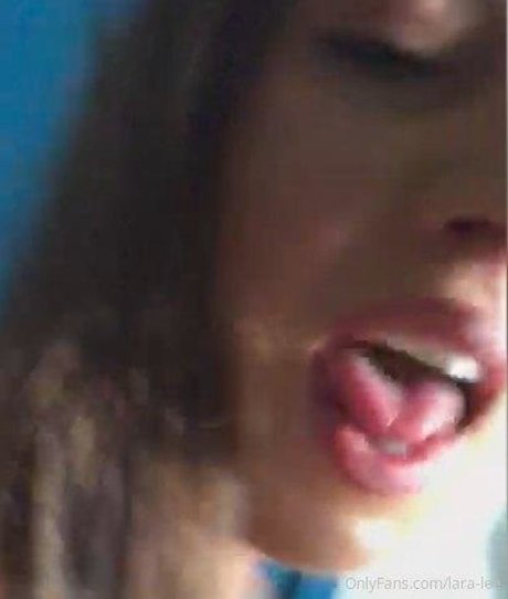 lara lee OnlyFans Strip