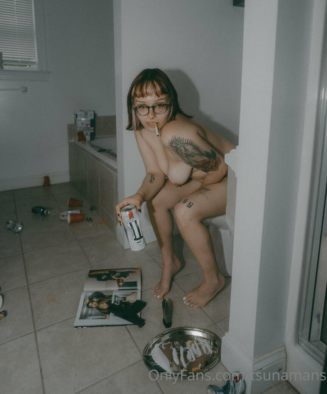 tsunamans OnlyFans nackt