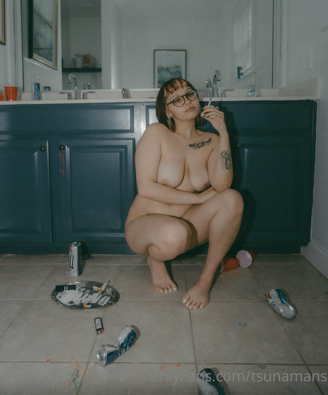 tsunamans Nacktbilder von OnlyFans geleakt