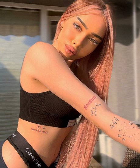 Emona OnlyFans Nacktfotos