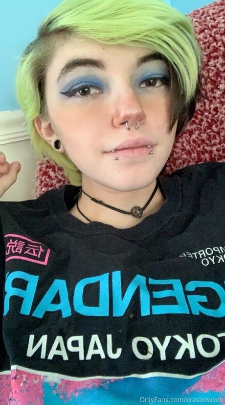 erasedweeaboo free OnlyFans nackte Brüste