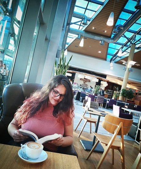 ladyboy kommt nur fans schön nackt Vorschau