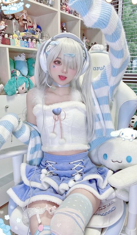 SeeU Cosplay OnlyFans Leak