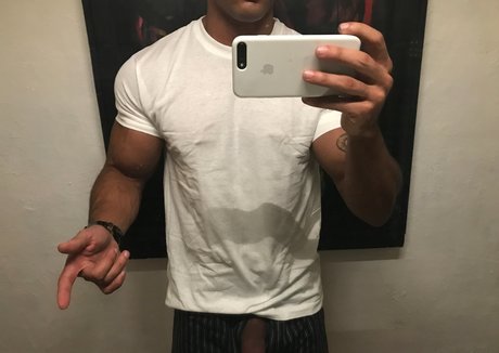 thefackelmayer OnlyFans Modelfoto