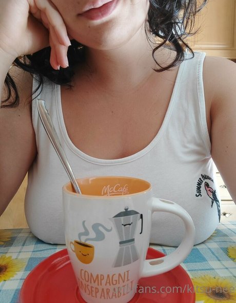 kitsu nee NurlyFans-Brüste