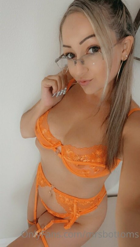 mrsbottoms OnlyFans Archiv