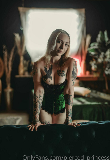 pierced princess Nacktbilder von OnlyFans