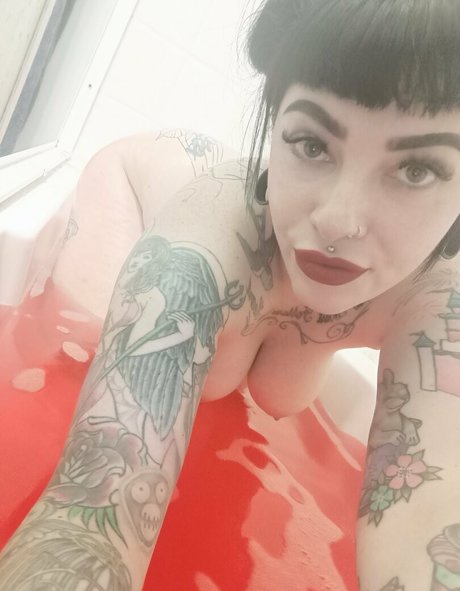 ladygraves OnlyFans Inhalte