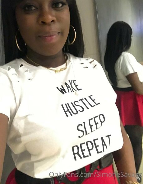 simonesavage Leaked OnlyFans Bilder