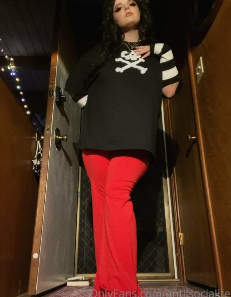 antiisocialite Nacktbilder geleakt OnlyFans Aufgedeckt