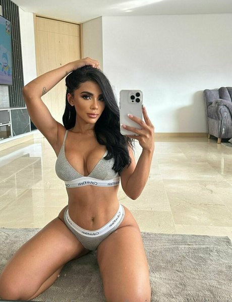 karinagarciaoficial OnlyFans Nacktbilder