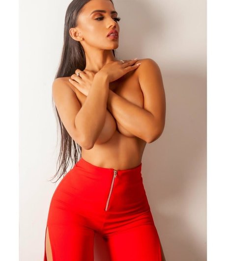 karinagarciaoficial OnlyFans Sextape