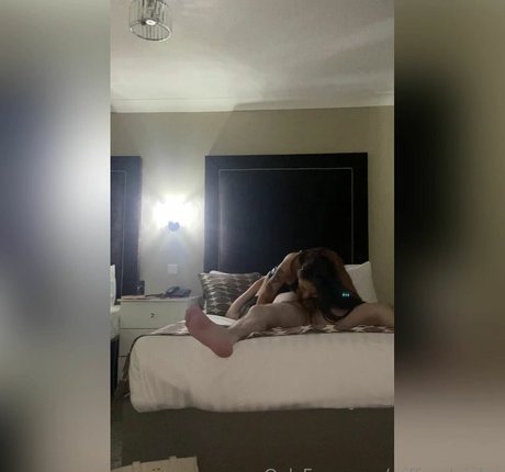 Saffronleigh OnlyFans Bilder