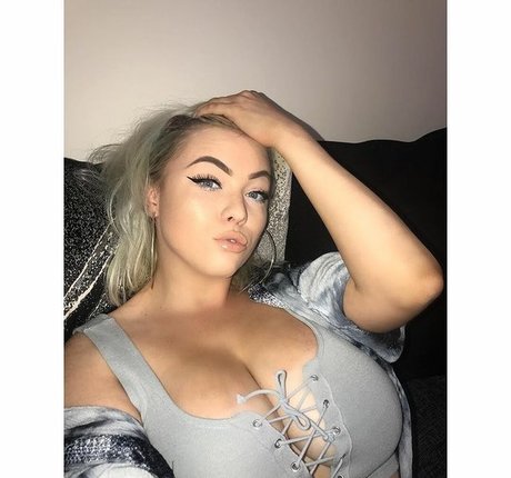 Kendall Rowan OnlyFans Strip