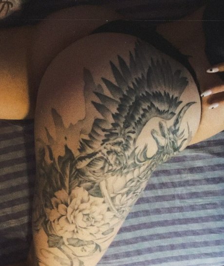 Modestal NurlyFans-Brüste