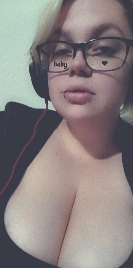 ariajinxfree OnlyFans geleakte Brüste