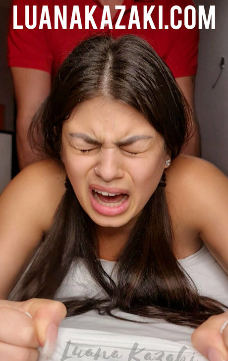 kazakiluana OnlyFans schlank