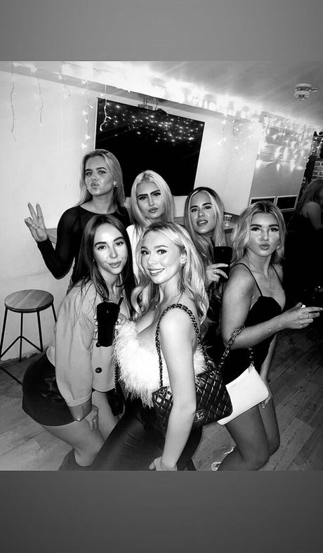 Isabella B OnlyFans-Bilder