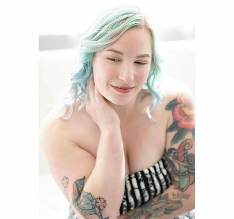 laur zombi OnlyFans X