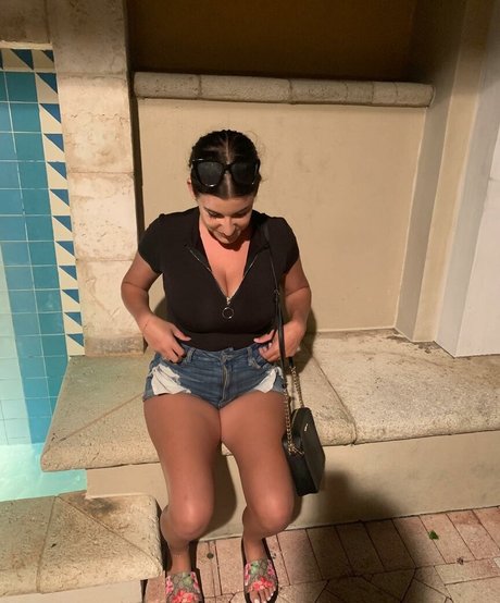 Lizzy Rae OnlyFans Brüste Bild