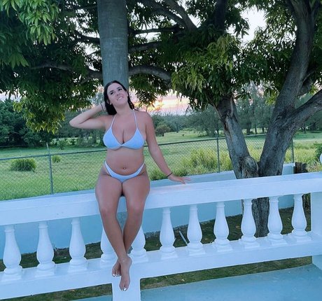 Lizzy Rae OnlyFans Leaj