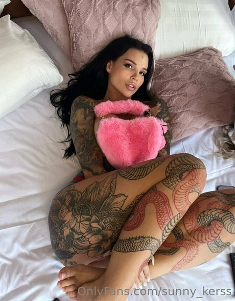 Sunny kerss Leaks von Nacktbildern auf OnlyFans