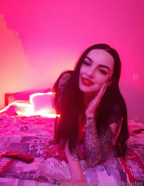 moanlouder NurlyFans-Brüste