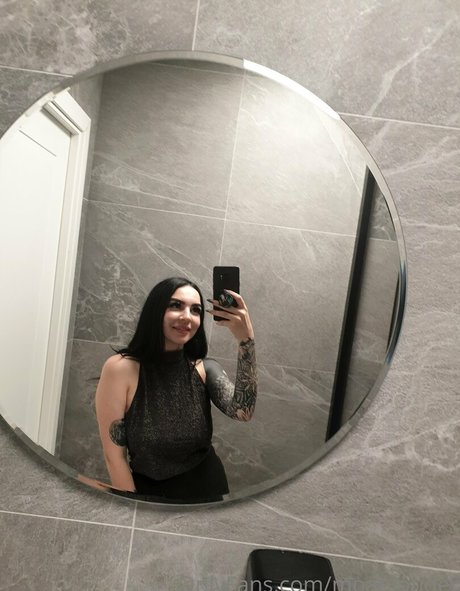 moanlouder OnlyFans schlank