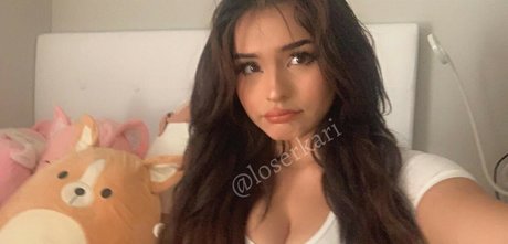 Loserkari OnlyFans Striptease