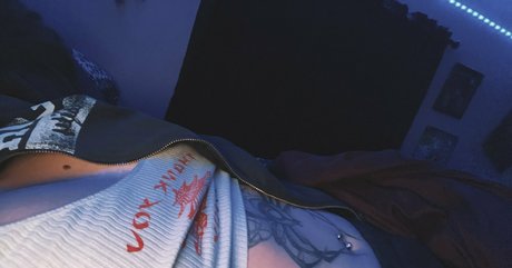 tattycheeks OnlyFans Strip