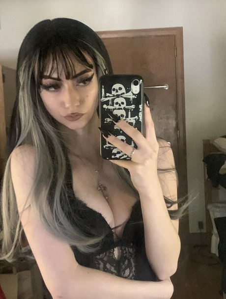 asianshedevil OnlyFans Model Bilder