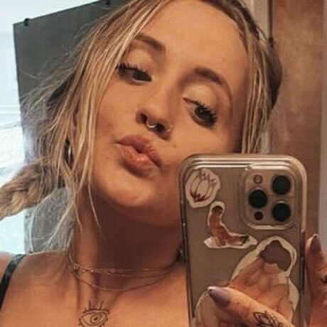 Sisusistaa Nacktbilder von OnlyFans