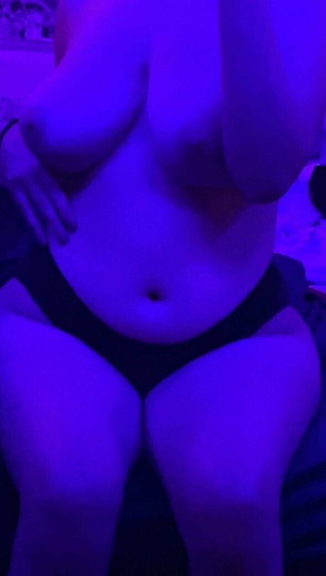 Hioobs OnlyFans nackte Brüste