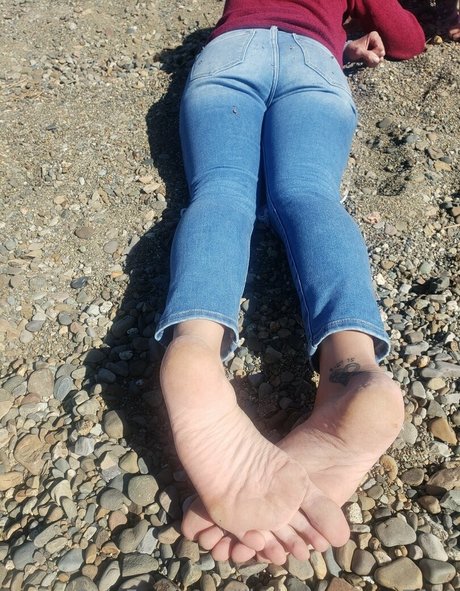 lilmisslongtoes7410 OnlyFans Inhaltstyp